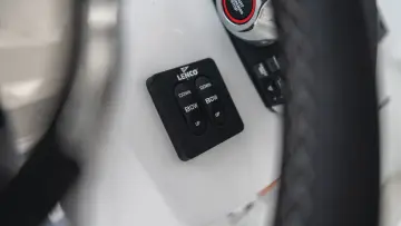 Thumbnail von Cruisers Yachts 38 VTR