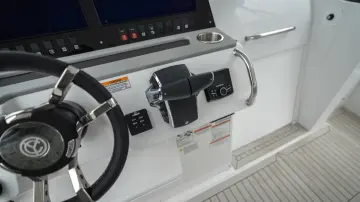 Thumbnail von Cruisers Yachts 38 VTR