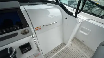 Thumbnail von Cruisers Yachts 38 VTR