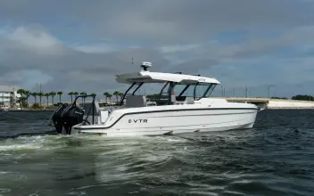 Thumbnail von Cruisers Yachts 38 VTR