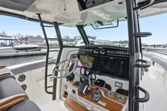 Thumbnail von Boston Whaler 380 Outrage