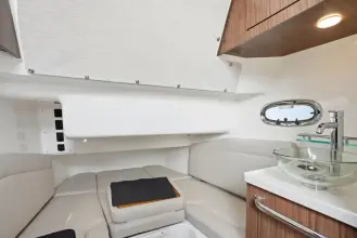 Thumbnail von Boston Whaler 380 Outrage