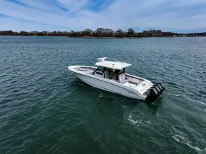 Thumbnail von Boston Whaler 380 Outrage