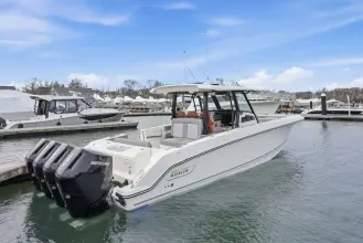 Thumbnail von Boston Whaler 380 Outrage