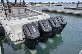 Thumbnail von Boston Whaler 380 Outrage