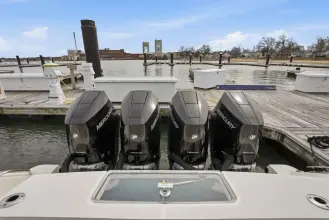 Thumbnail von Boston Whaler 380 Outrage