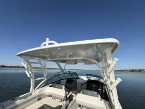 Thumbnail von Robalo R317