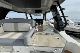 Thumbnail von Boston Whaler 350 Realm