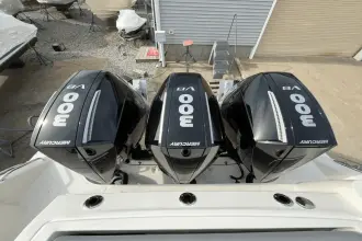 Thumbnail von Boston Whaler 350 Realm