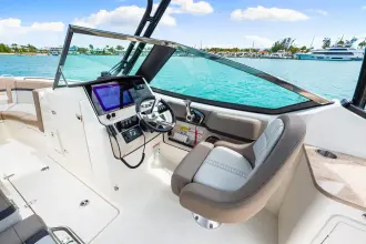 Thumbnail von Boston Whaler 240 Vantage