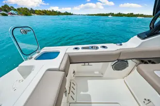 Thumbnail von Boston Whaler 240 Vantage
