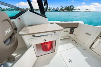Thumbnail von Boston Whaler 240 Vantage