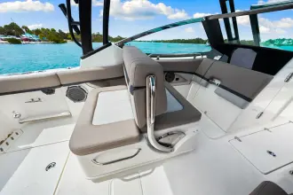 Thumbnail von Boston Whaler 240 Vantage