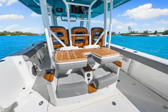 Thumbnail von Boston Whaler 360 Outrage
