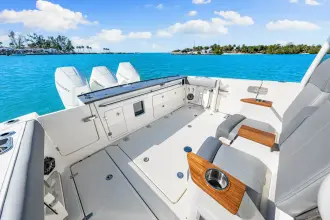Thumbnail von Boston Whaler 360 Outrage