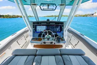 Thumbnail von Boston Whaler 360 Outrage