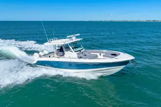 Thumbnail von Boston Whaler 360 Outrage