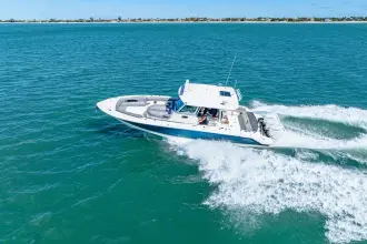 Thumbnail von Boston Whaler 360 Outrage