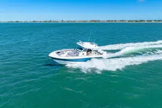 Thumbnail von Boston Whaler 360 Outrage
