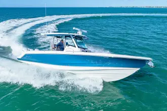 Thumbnail von Boston Whaler 360 Outrage