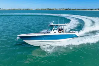 Thumbnail von Boston Whaler 360 Outrage