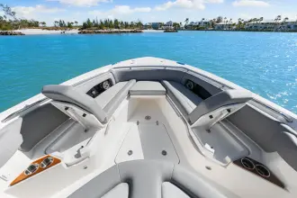 Thumbnail von Boston Whaler 360 Outrage