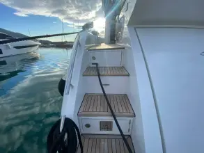 Thumbnail von Azimut 77s