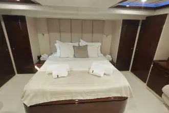 Thumbnail von Ferretti Yachts 720
