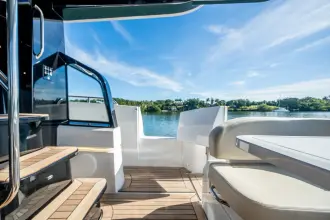 Thumbnail von Cruisers Yachts 57 FLY