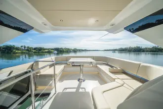 Thumbnail von Cruisers Yachts 57 FLY
