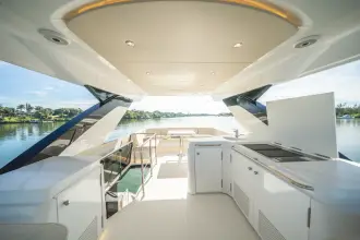 Thumbnail von Cruisers Yachts 57 FLY