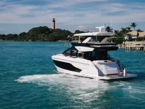Thumbnail von Cruisers Yachts 57 FLY