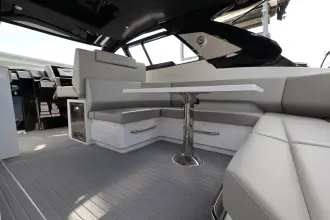 Thumbnail von Cruisers Yachts 42 GLS OB