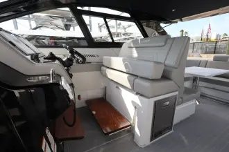 Thumbnail von Cruisers Yachts 42 GLS OB