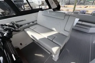 Thumbnail von Cruisers Yachts 42 GLS OB