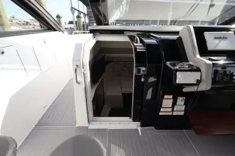 Thumbnail von Cruisers Yachts 42 GLS OB