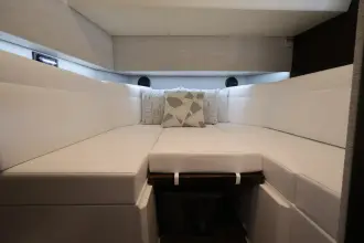 Thumbnail von Cruisers Yachts 42 GLS OB