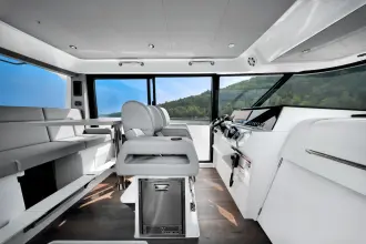 Thumbnail von Cruisers Yachts 38 VTR EC