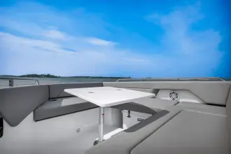 Thumbnail von Cruisers Yachts 38 VTR EC