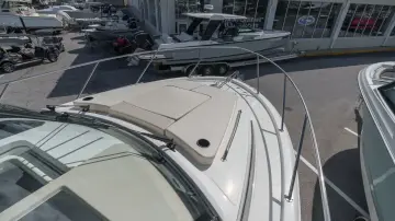 Thumbnail von Boston Whaler 325 Conquest