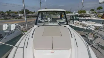 Thumbnail von Boston Whaler 325 Conquest