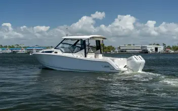 Thumbnail von Boston Whaler 325 Conquest