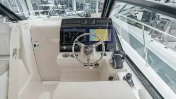 Thumbnail von Boston Whaler 325 Conquest