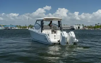 Thumbnail von Boston Whaler 325 Conquest
