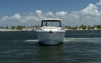 Thumbnail von Boston Whaler 325 Conquest