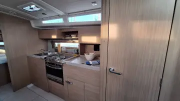 Thumbnail von Beneteau Oceanis 37.1