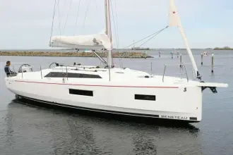 Thumbnail von Beneteau Oceanis 37.1