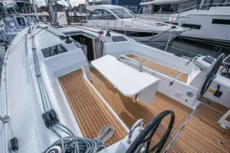 Thumbnail von Beneteau Oceanis 37.1