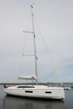Thumbnail von Beneteau Oceanis 37.1
