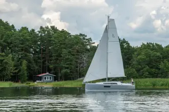Thumbnail von Beneteau Oceanis 30.1